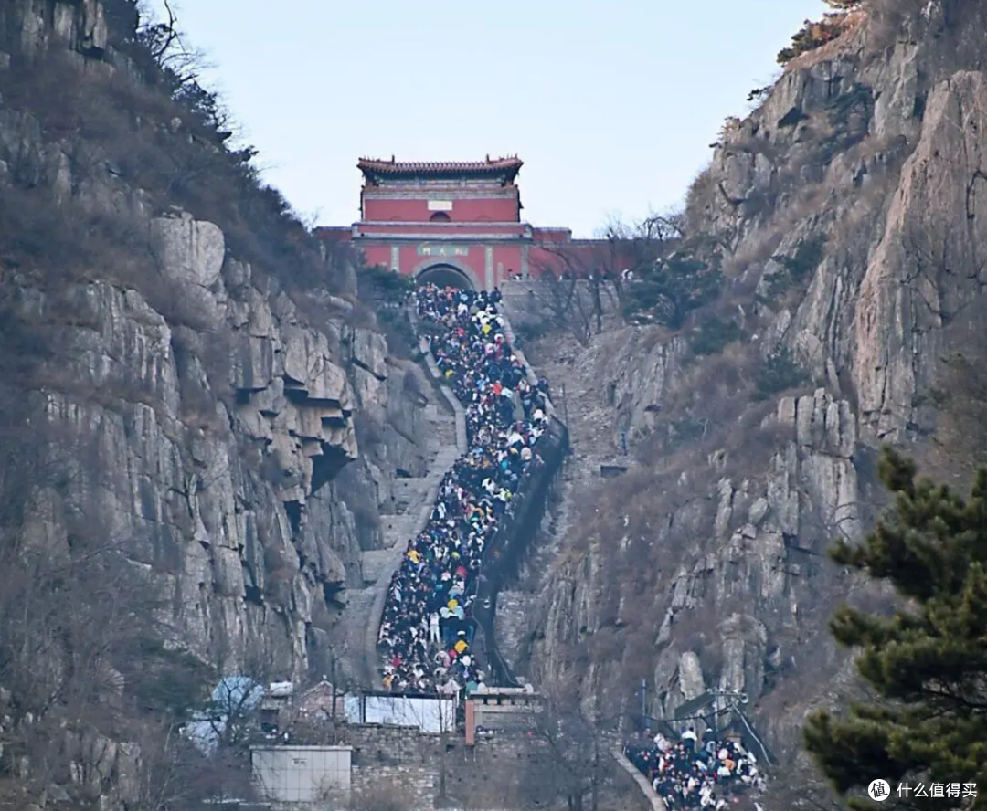 2026年五一“堵王”封神榜:十大最堵景点,你都去了哪里?
