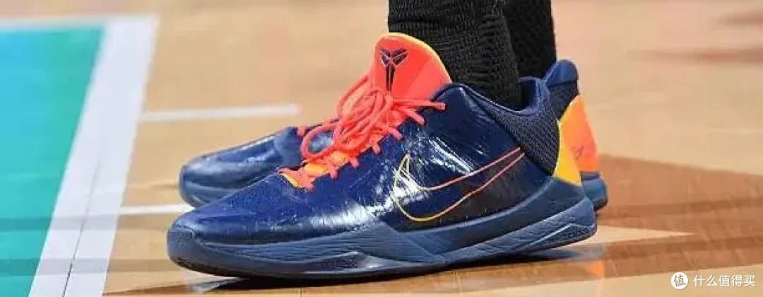 【NBA每日上脚】穿复古慢跑鞋打季后赛？NB夯爆了！