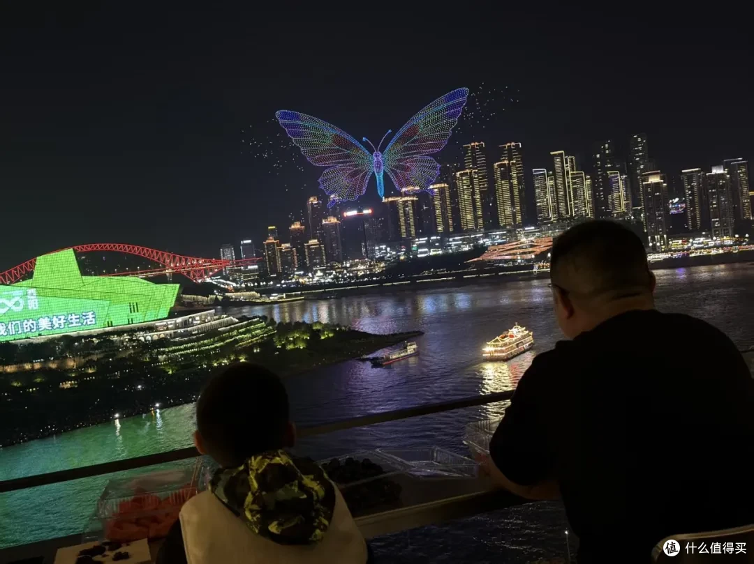五一重庆旅游攻略,走到腿抽筋,意外看了两场无人机