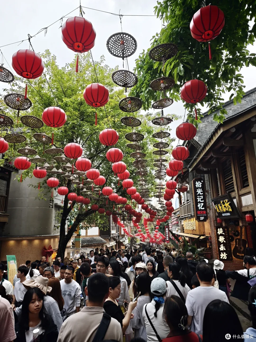 五一重庆旅游攻略,走到腿抽筋,意外看了两场无人机
