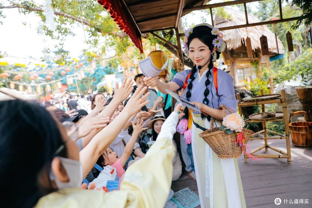我“穿越了”！一不小心结了个婚，真被这个沉浸式古城“演”服了