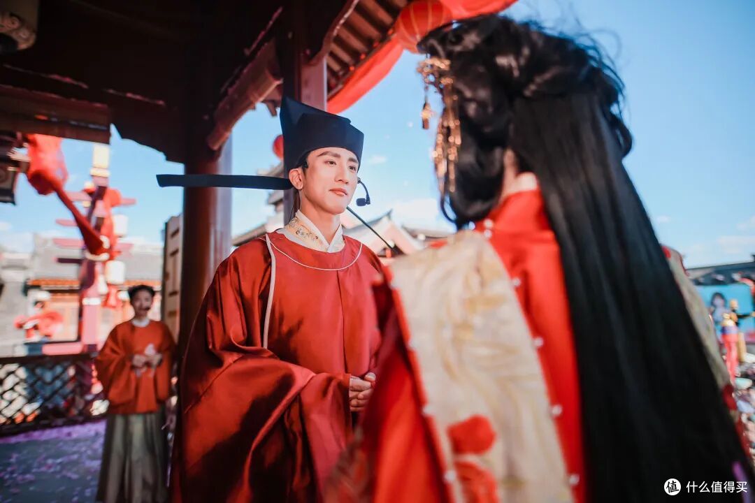 我“穿越了”！一不小心结了个婚，真被这个沉浸式古城“演”服了
