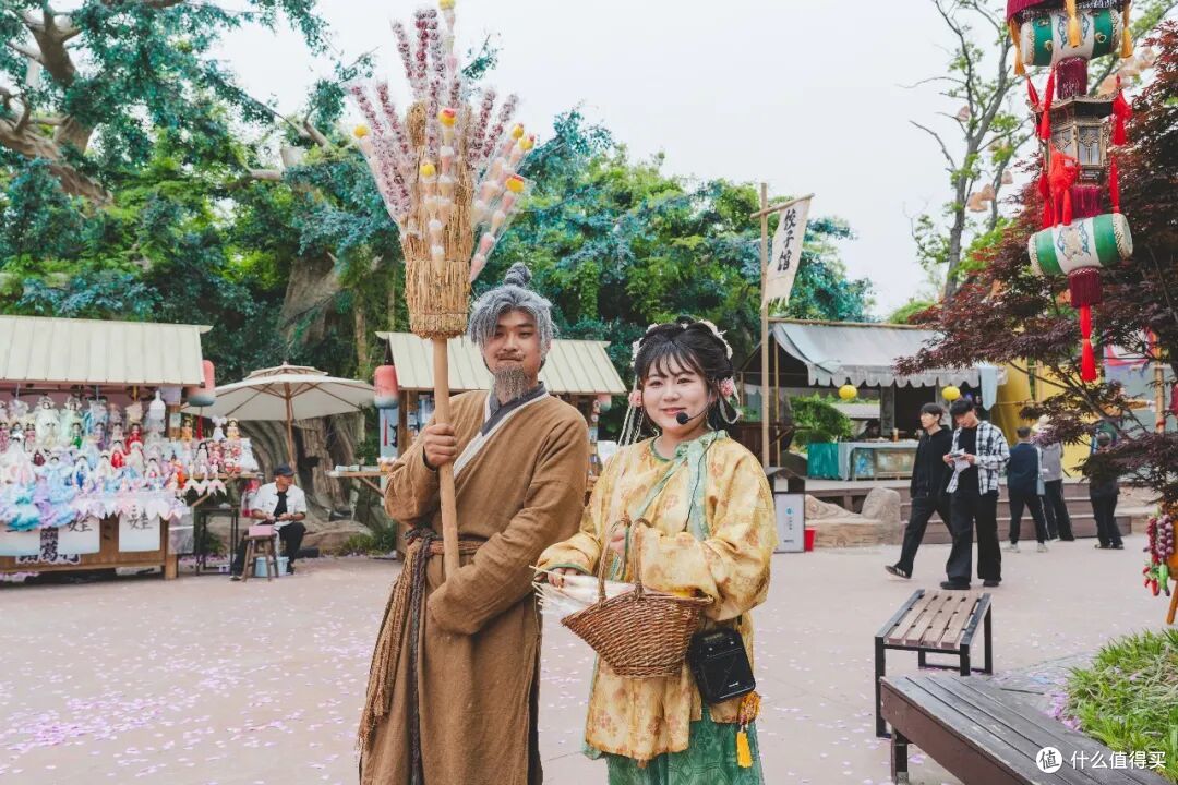 我“穿越了”！一不小心结了个婚，真被这个沉浸式古城“演”服了