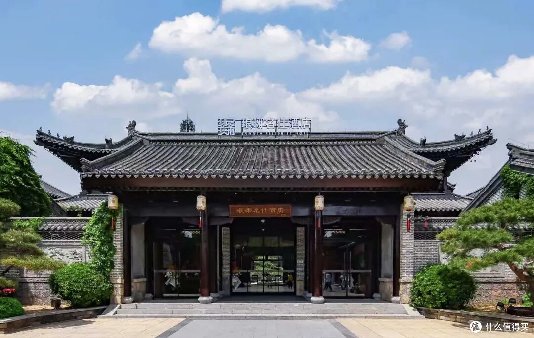 我“穿越了”！一不小心结了个婚，真被这个沉浸式古城“演”服了