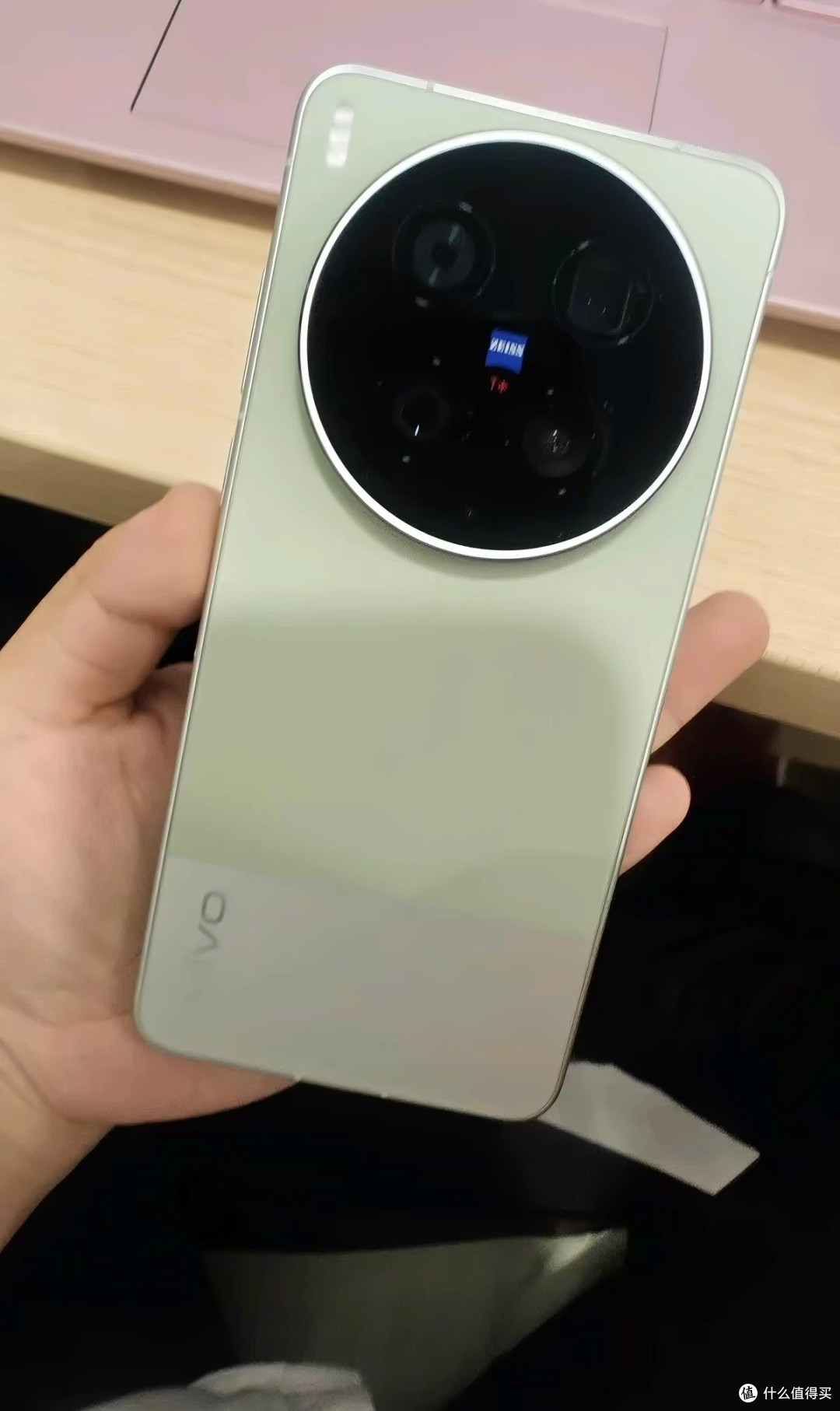 vivo X300 Ultra:影像出众但厚重