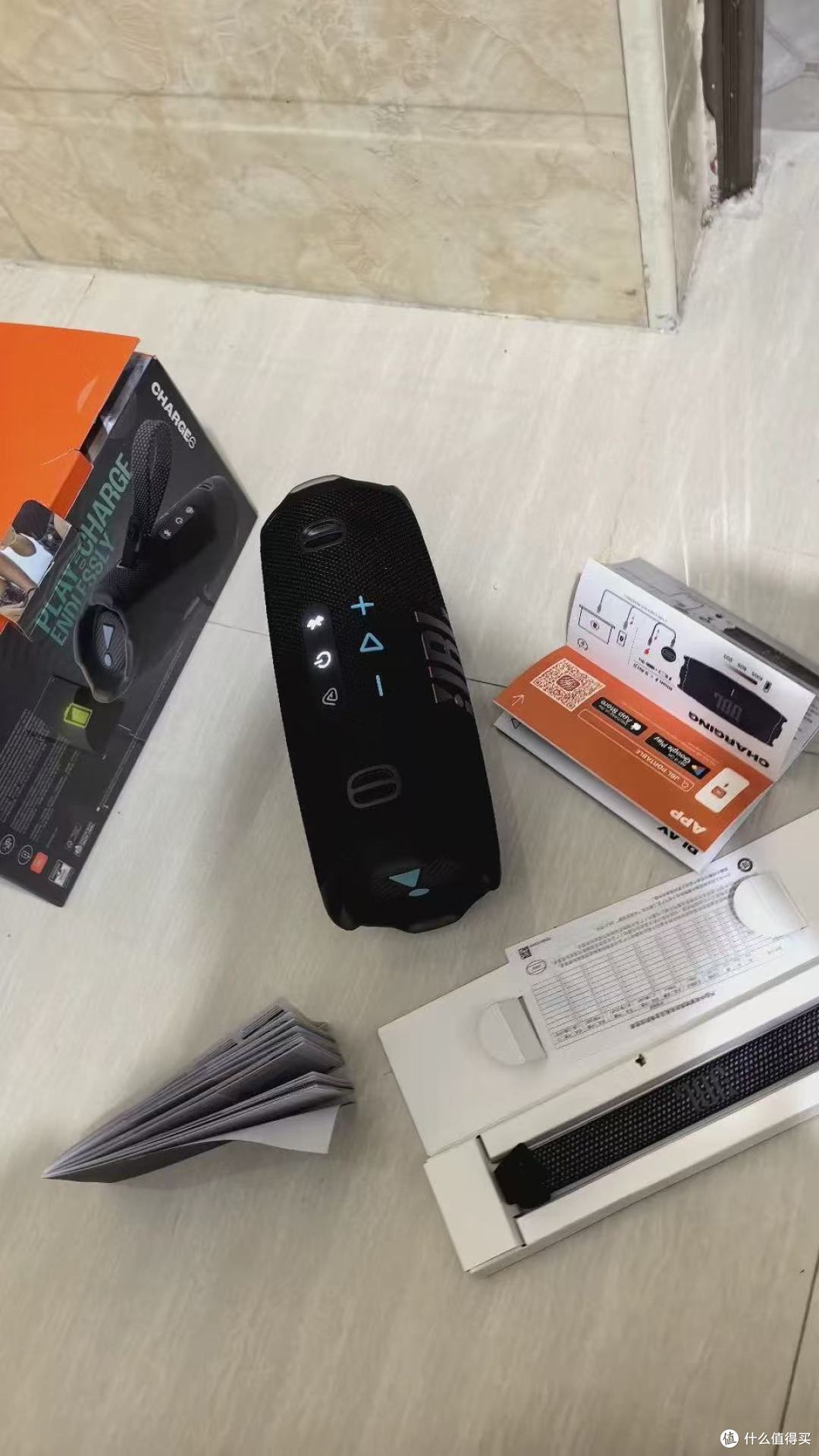 谁懂啊！JBL 冲击波六代 CHARGE6 直接焊死户外音响天花板