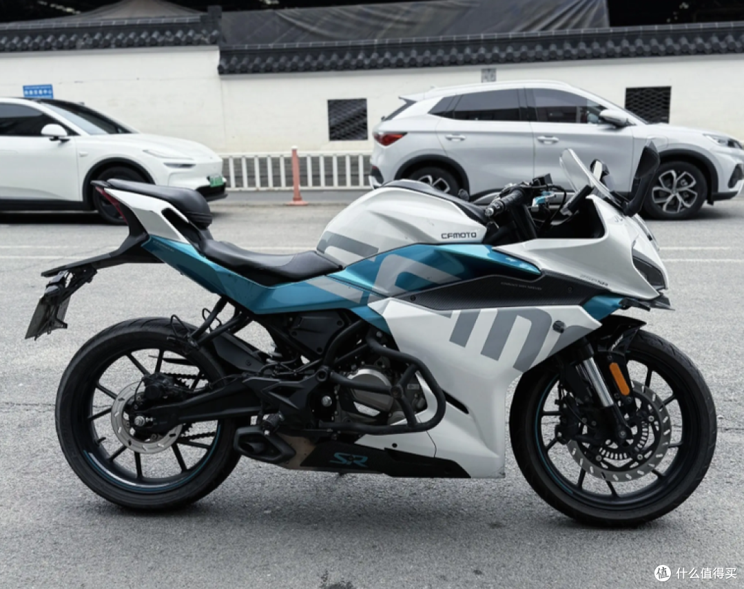 2.5万买四缸?别急!二手仿赛集体大跳水,花8千块拿下中排爽翻天
