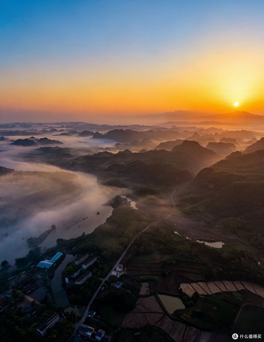 郴州飞天山:丹霞山水之美
