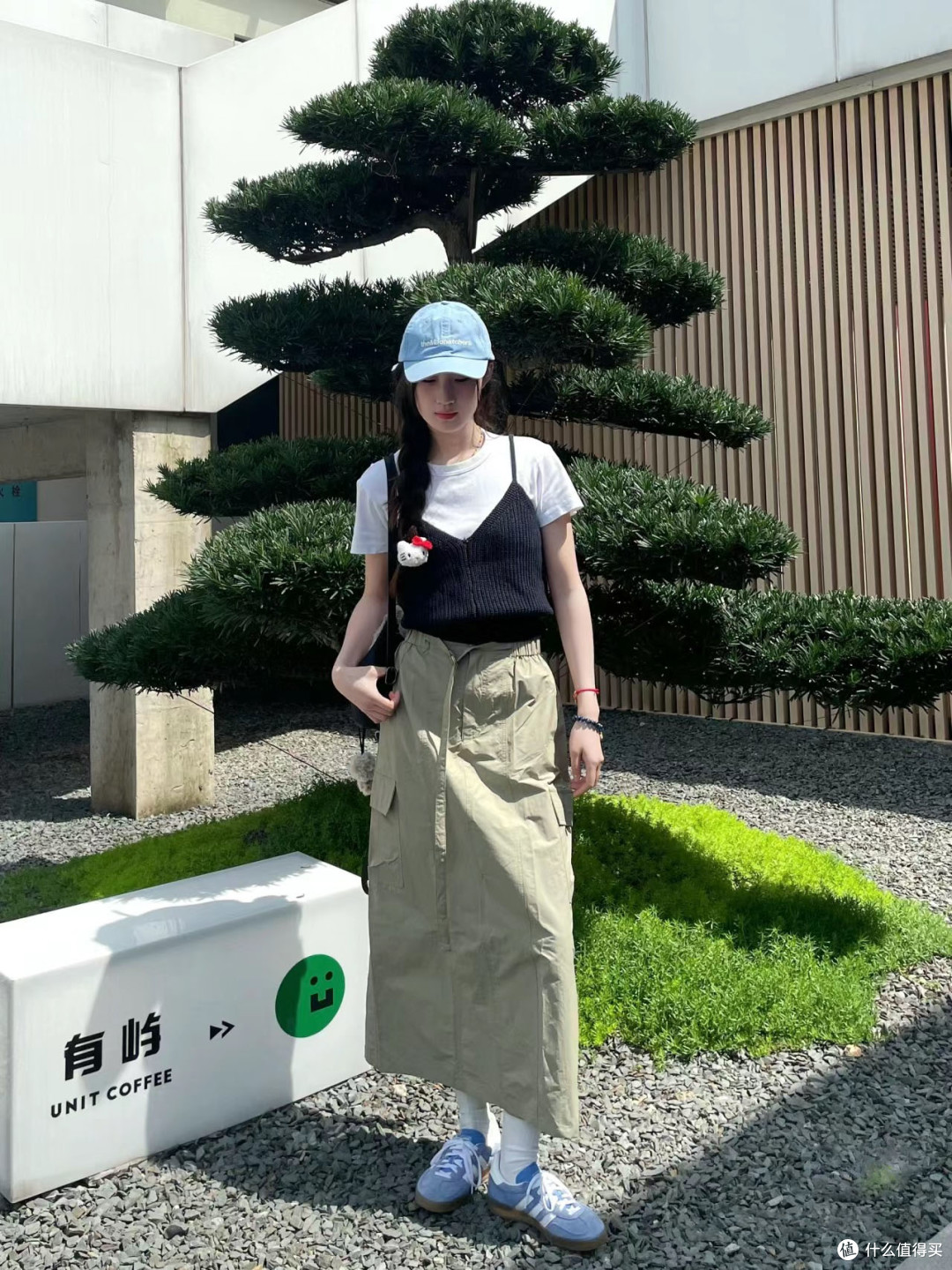最近火了一种穿法,叫吊带叠穿,回头率高,还非常时髦,真洋气!
