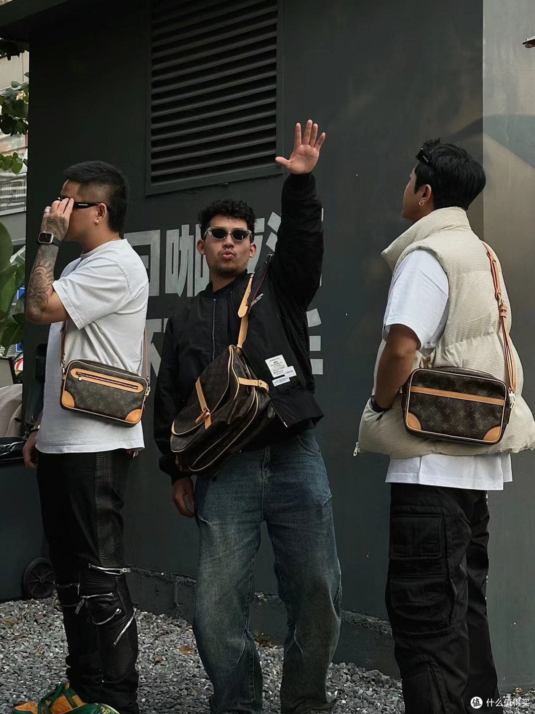 建议中年男人,包包尽量不要背LV、Gucci,换成另外3种更有格调