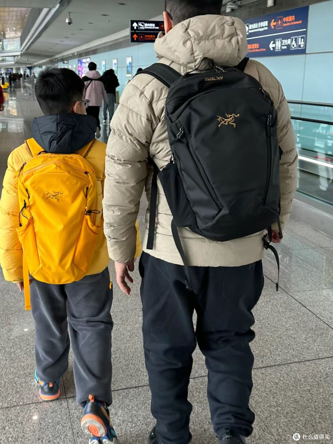 建议中年男人,包包尽量不要背LV、Gucci,换成另外3种更有格调