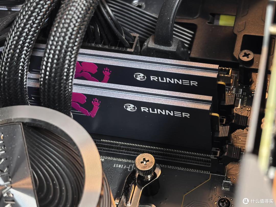 「测评」在内存价格高涨下,装机DDR5内存质价比优选:RUNNER内存