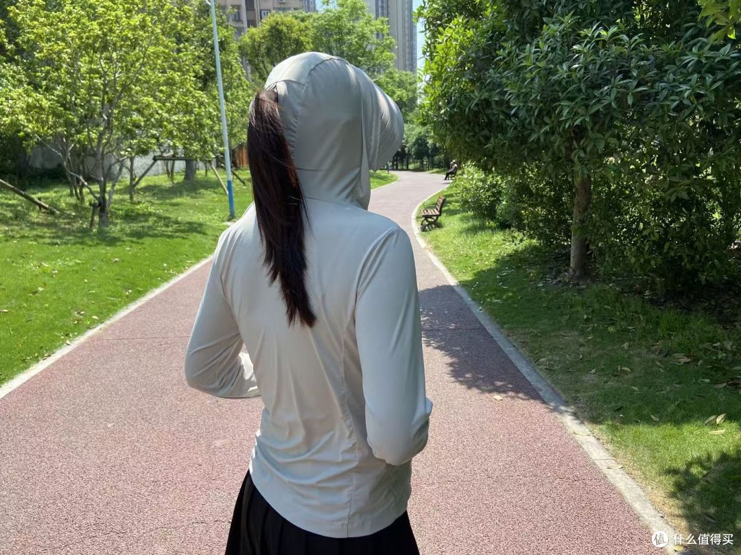 199元Vbrex专业防晒衣测评,专为暴晒设计,UPF200+、2300次耐洗