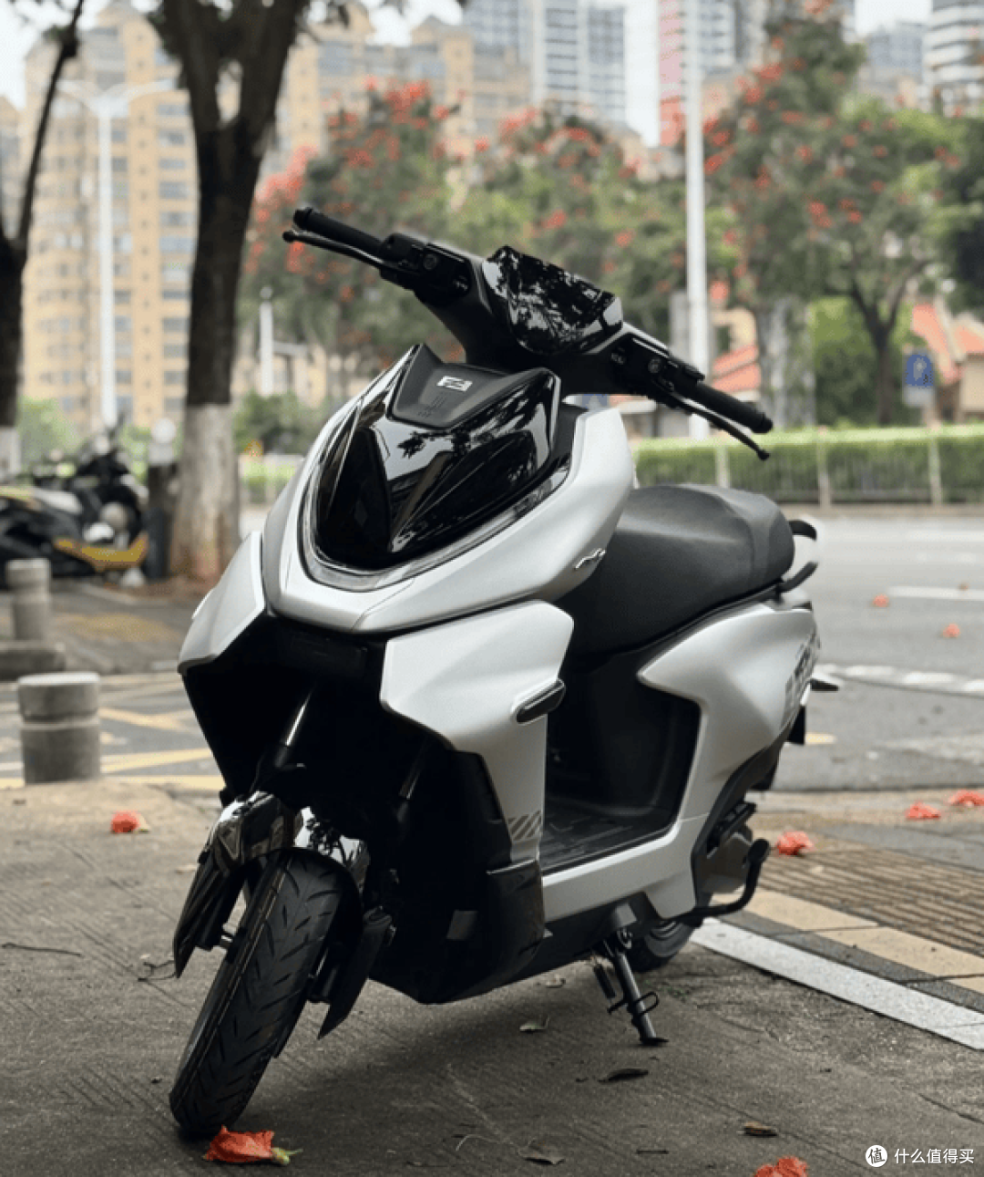 6000级三车混战:极核AE4 / 九号M395C / 小牛FX风速到底怎么选?