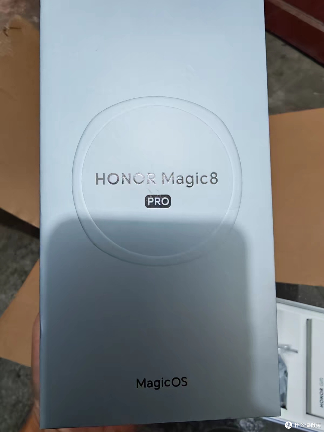 荣耀Magic8 Pro:厚重发热体验差