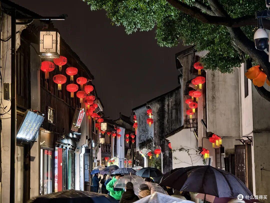 错峰出行对于中年人有多难?年轻人不理解,和中年人吵起来了