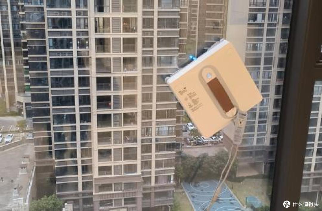 全自动擦窗机器人好用吗?十大公认擦窗器测试,选出实力派管家