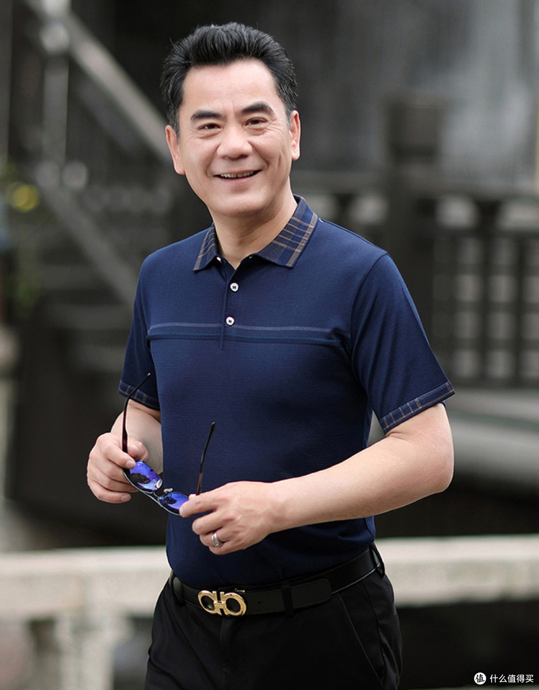 60岁都没有“大爷感”的男人：不穿老头衫，不剪寸头，减龄有型！