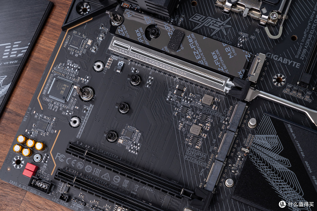 Ultra 270K Plus配什么主板?看一下技嘉Z890 AORUS ELITE DUO X
