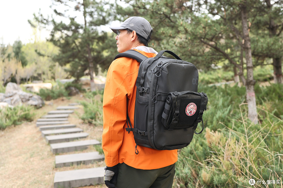 心向旷野,自在潜行!地平线8号潜行者双肩包包你所有出行