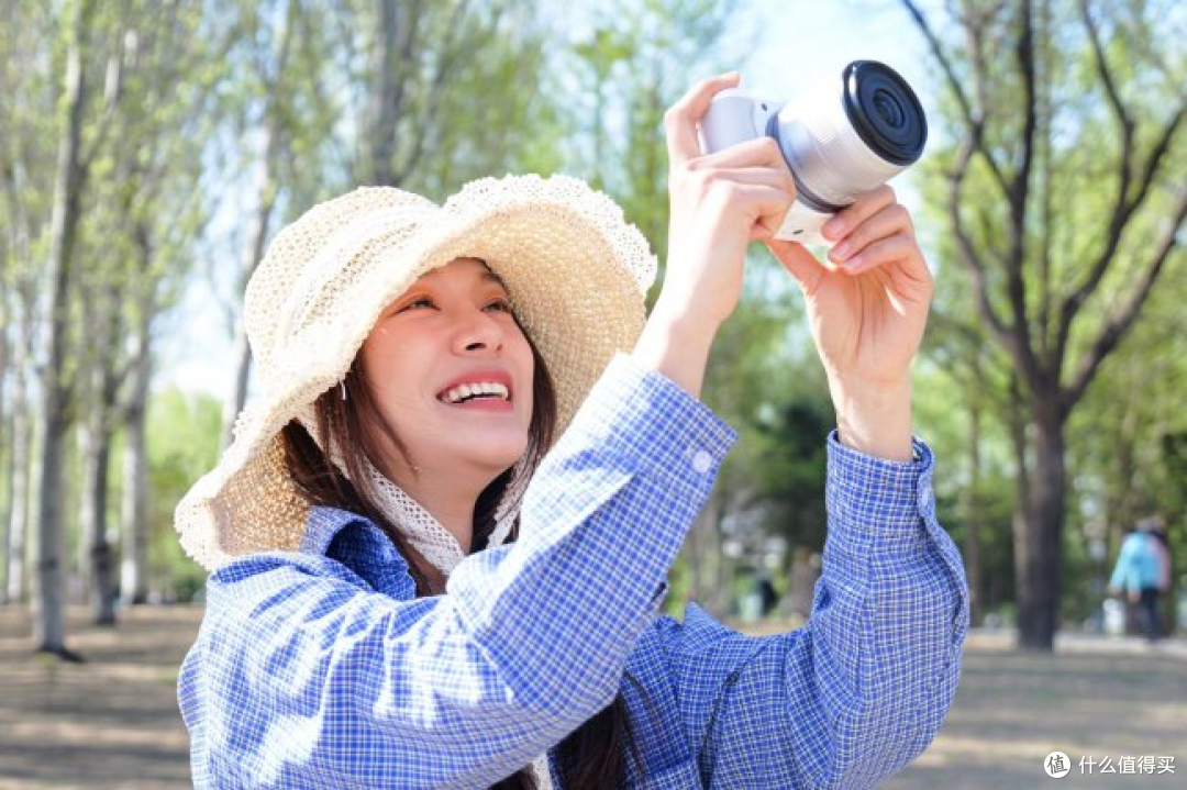 2026年全能vlog相机推荐,让你告别笨重设备,轻松兼顾画质与颜值