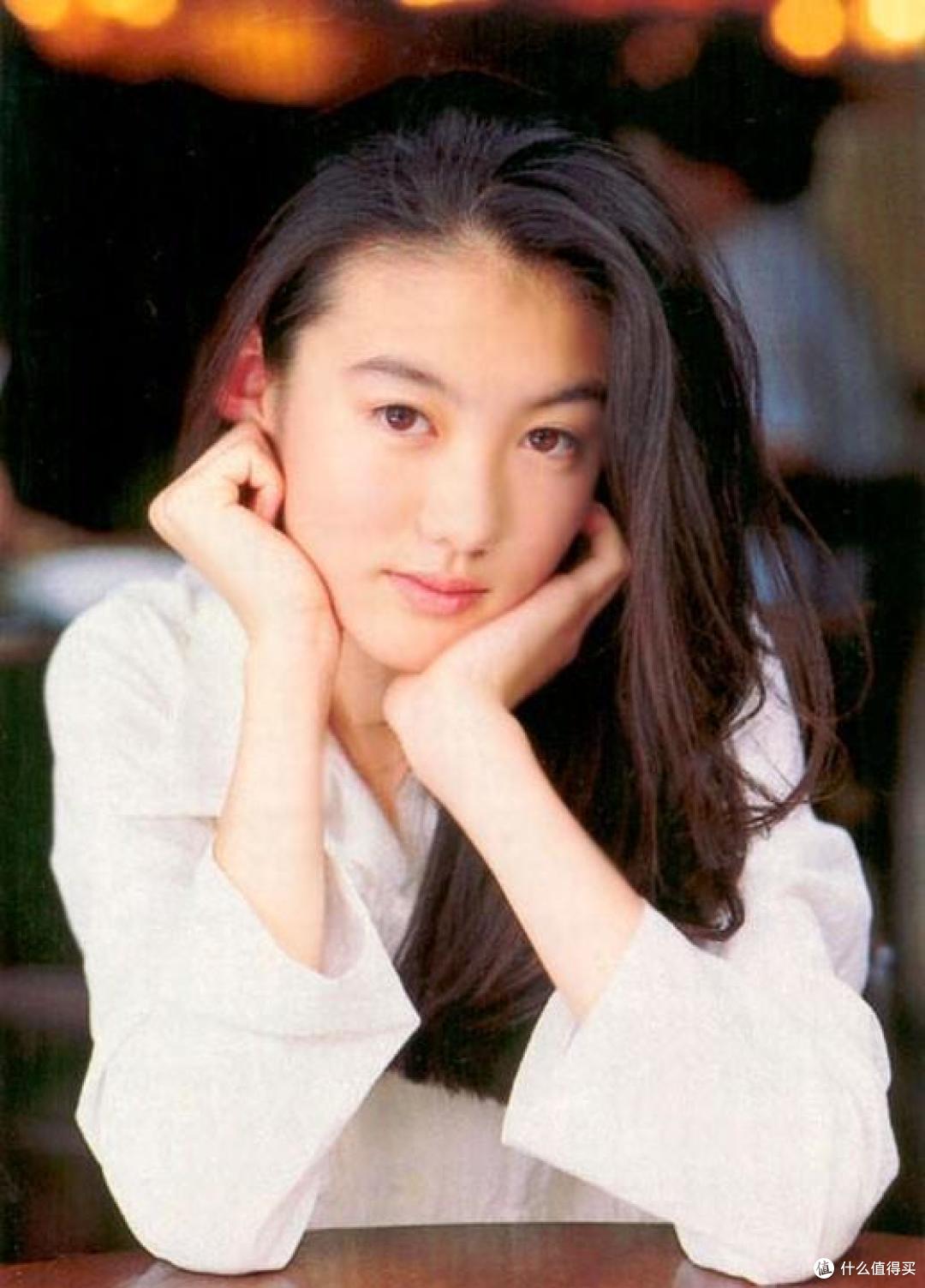 厌倦令人审美疲乏的复制脸美女：重温90 年代日本女星零添加气质