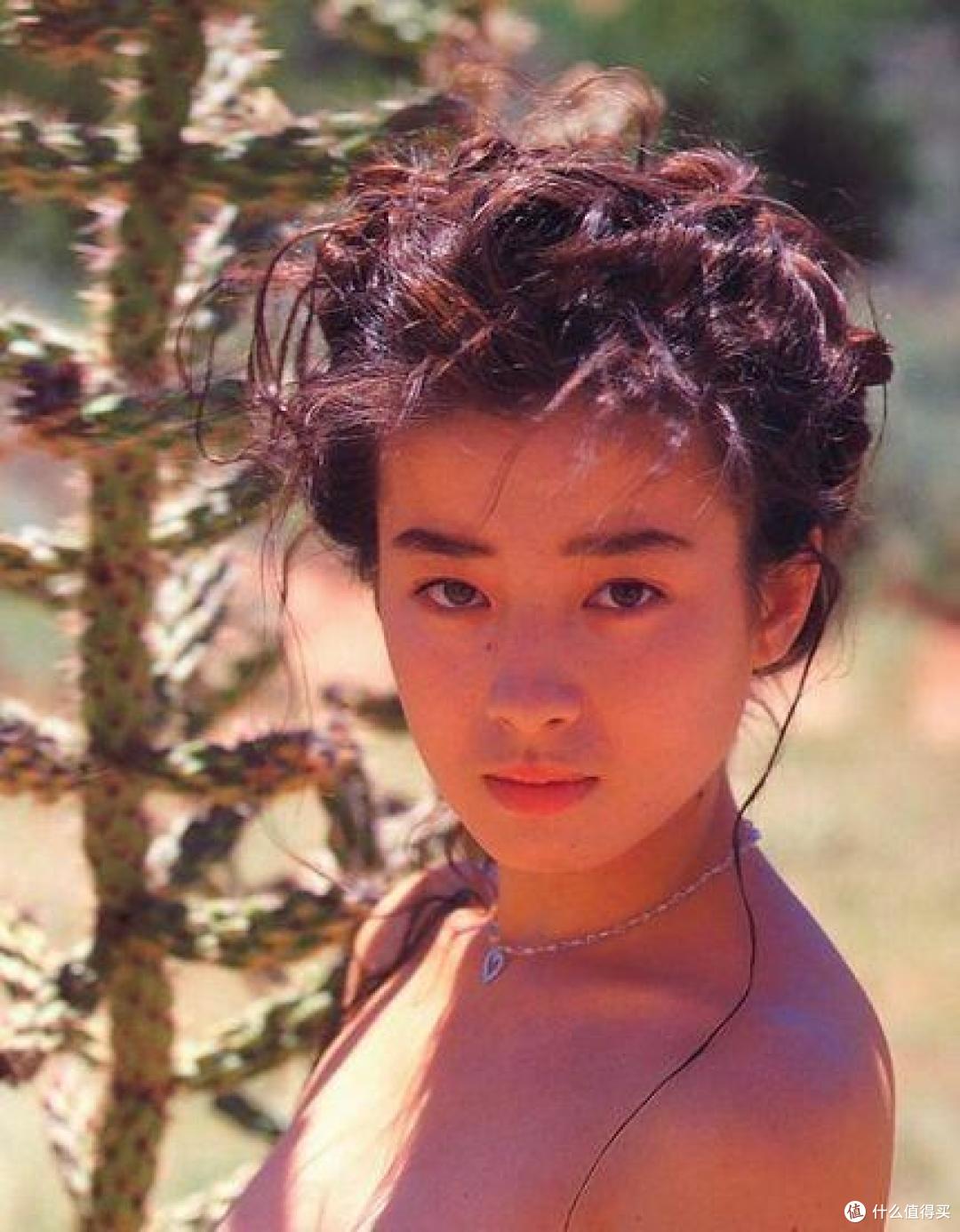 厌倦令人审美疲乏的复制脸美女：重温90 年代日本女星零添加气质