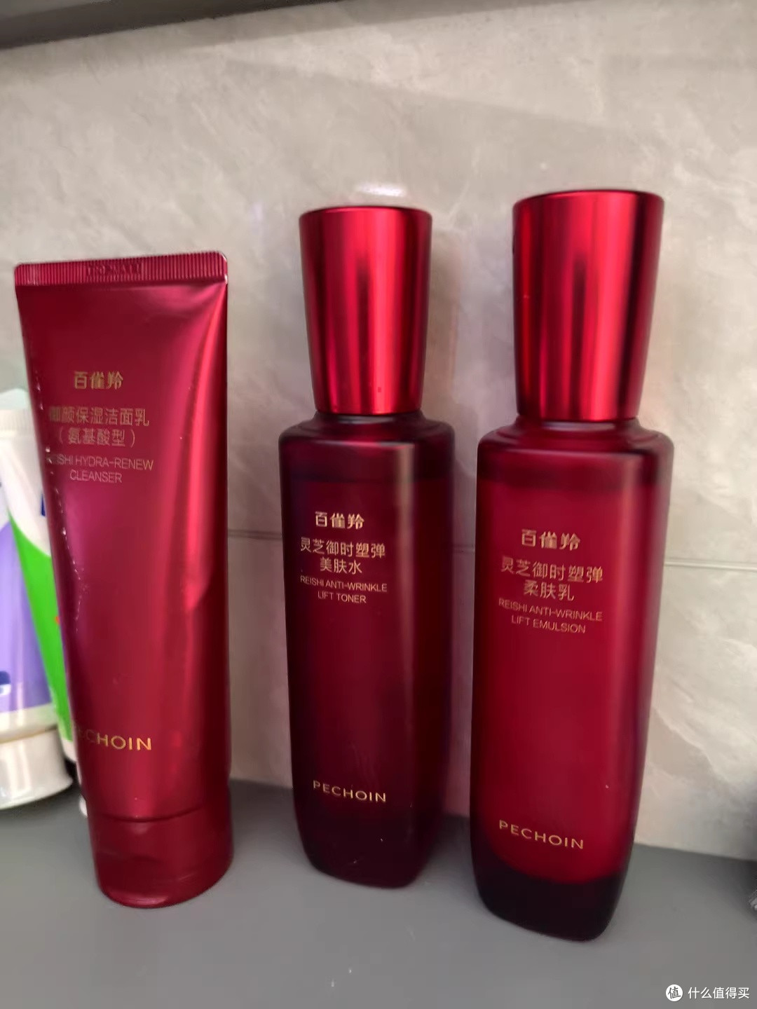 国货真香预警!一套百雀羚灵芝水乳,治好了我的“大牌依赖症”