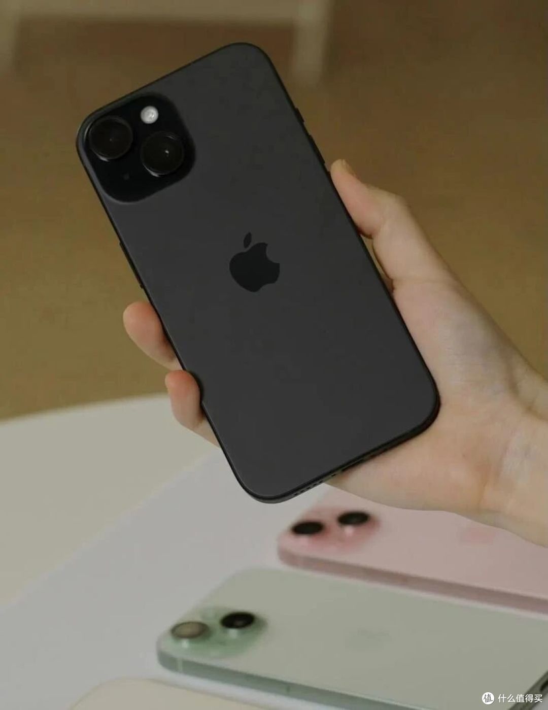 iPhone15电池仅剩79%,果粉神逻辑:“花499块换电池,血赚不亏”