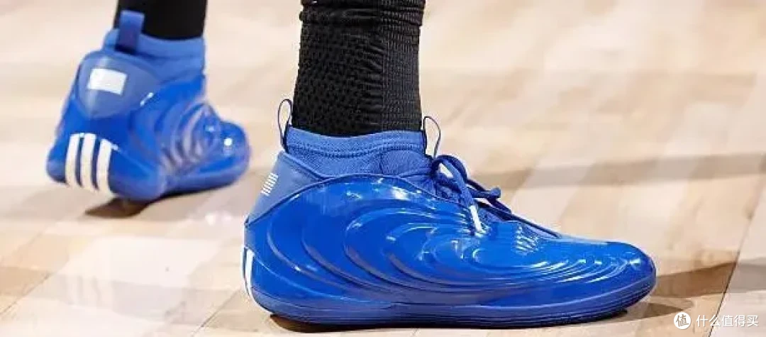 【NBA每日上脚】即将市售的Kobe 4,能超越老版选秀日吗?