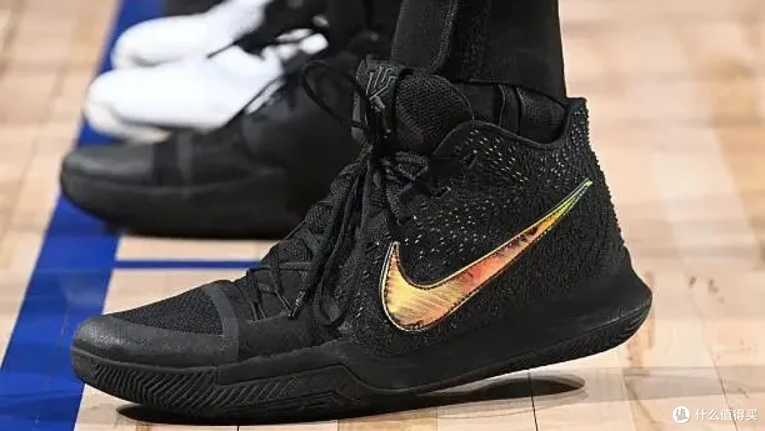 【NBA每日上脚】即将市售的Kobe 4,能超越老版选秀日吗?