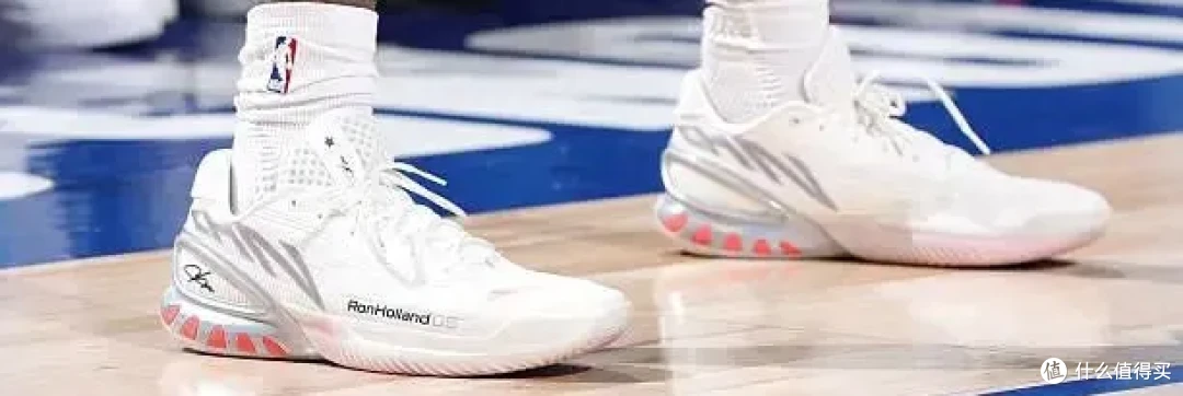 【NBA每日上脚】即将市售的Kobe 4,能超越老版选秀日吗?