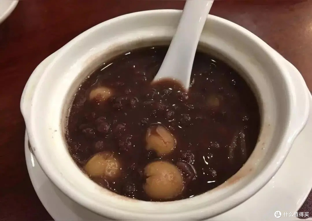 一碗红豆沙糯甜羹，熬煮人间温柔甜