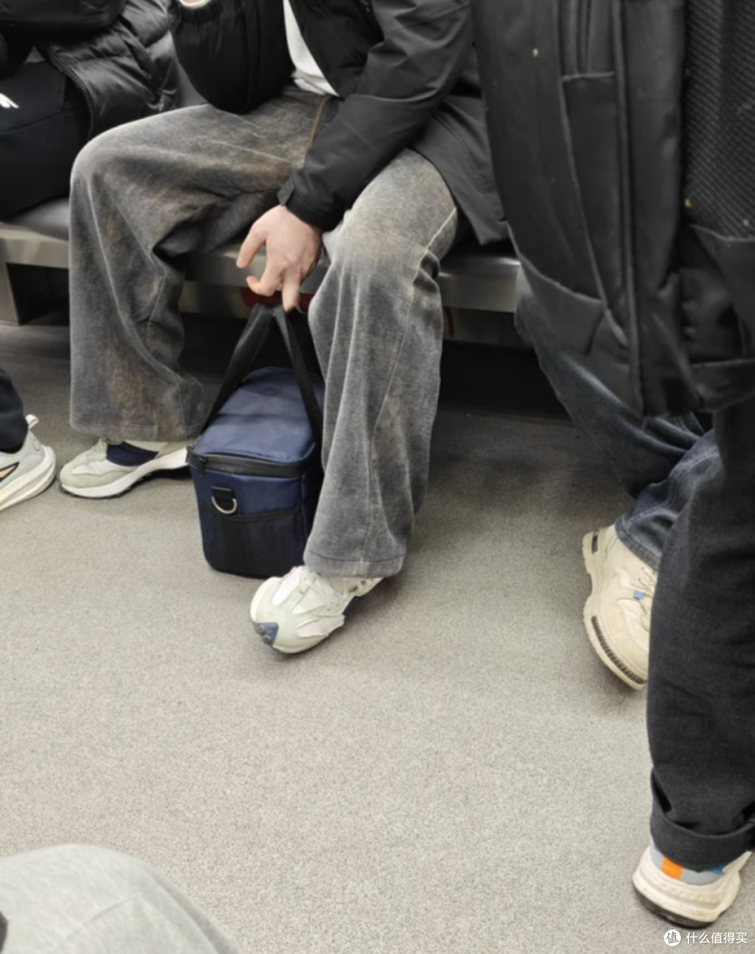 一个坏消息:深圳、成都正在发生3个“怪象”,看懂的人脊背发凉