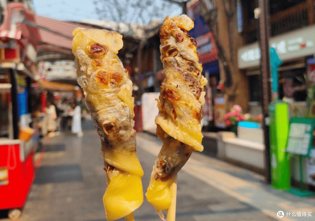 丽江当地必吃的7家宝藏小吃店，不可错过的地道美食推荐！