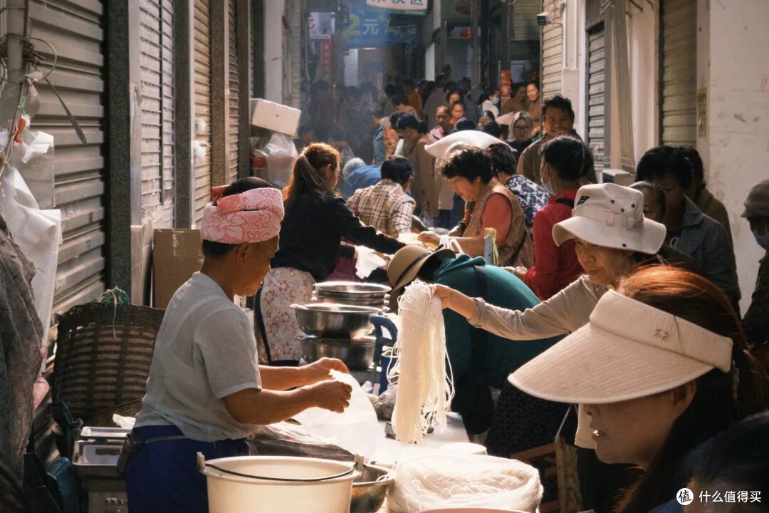 比版纳人少,比东南亚便宜,这座冷门边境小城是今年最棒旅行体验