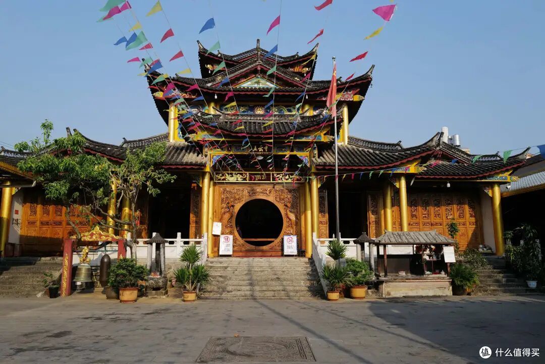比版纳人少,比东南亚便宜,这座冷门边境小城是今年最棒旅行体验