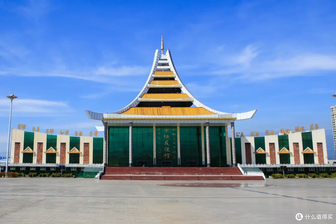 比版纳人少,比东南亚便宜,这座冷门边境小城是今年最棒旅行体验