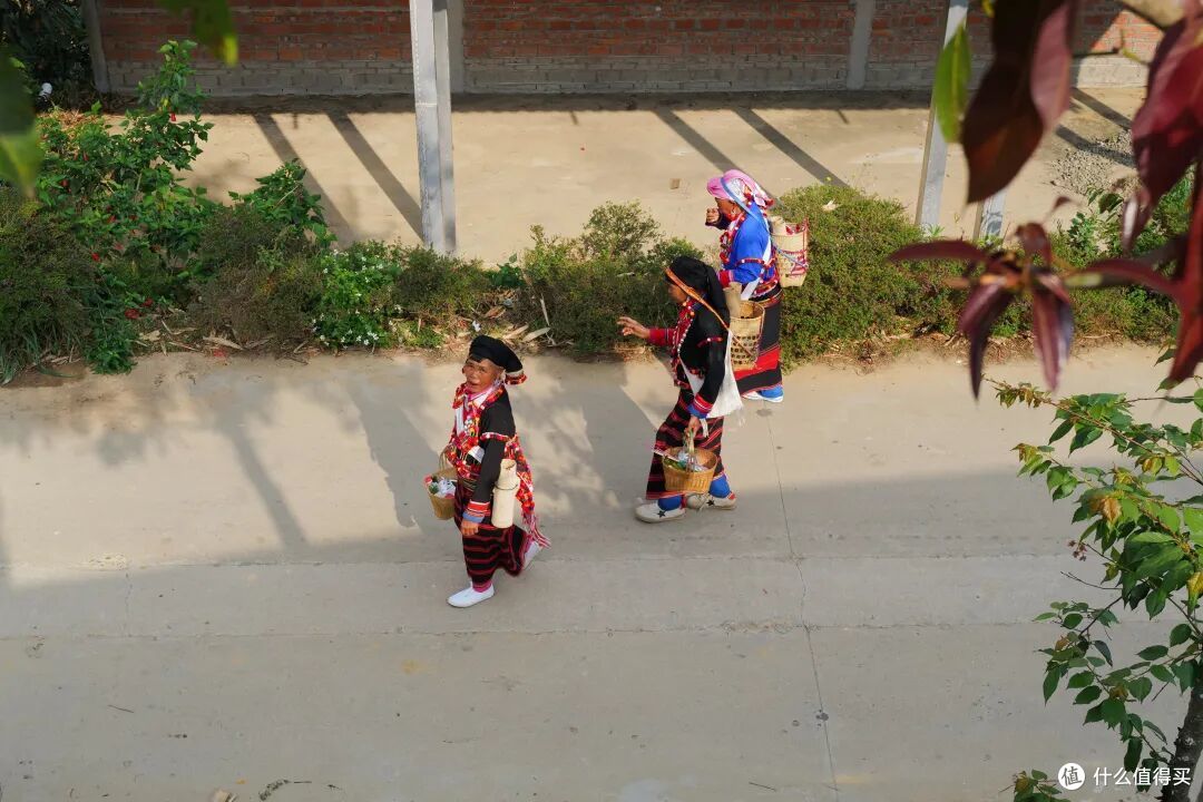 比版纳人少,比东南亚便宜,这座冷门边境小城是今年最棒旅行体验