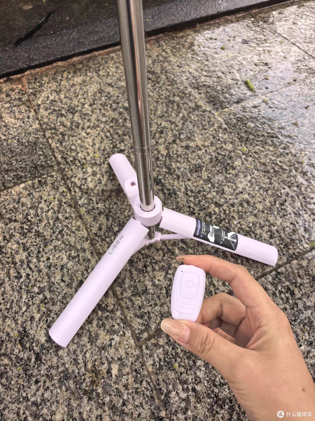 便携稳定,这款自拍杆值得推荐