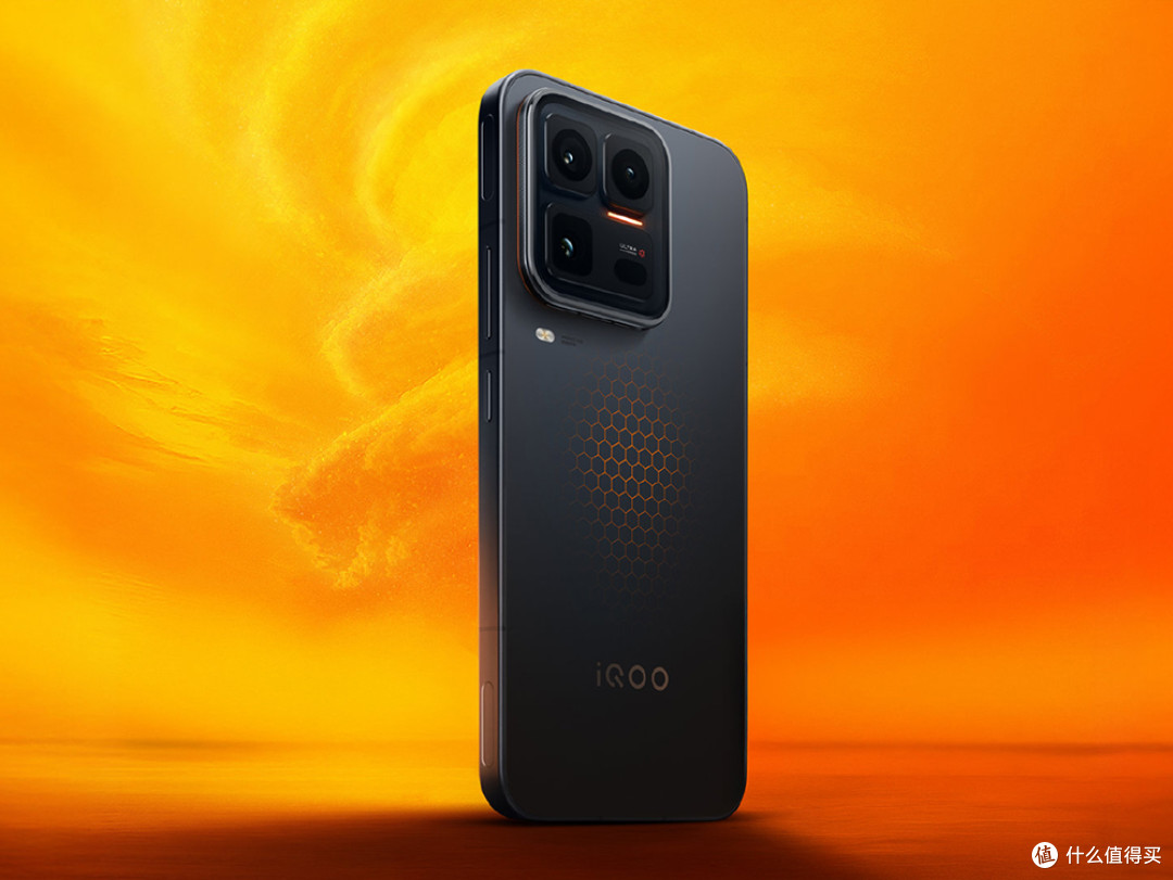iQOO目前“最值得捡漏”的一款手机，451W+16GB+1TB，价格大跳水