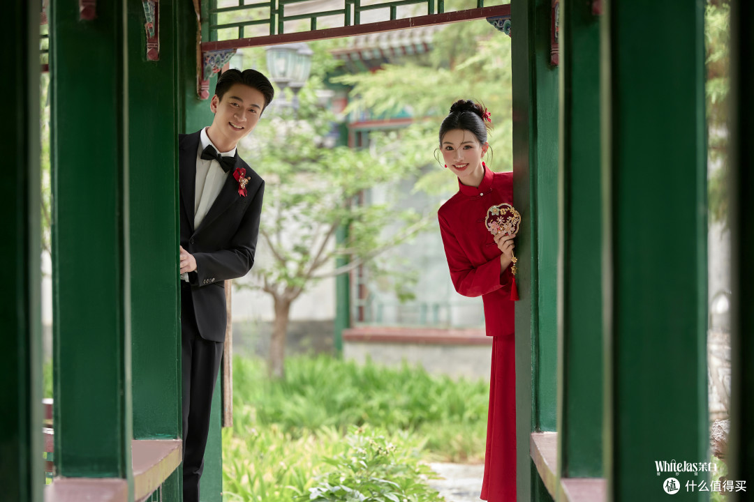拍完婚纱照后我去查了AI给的评分，发现数据全是编的