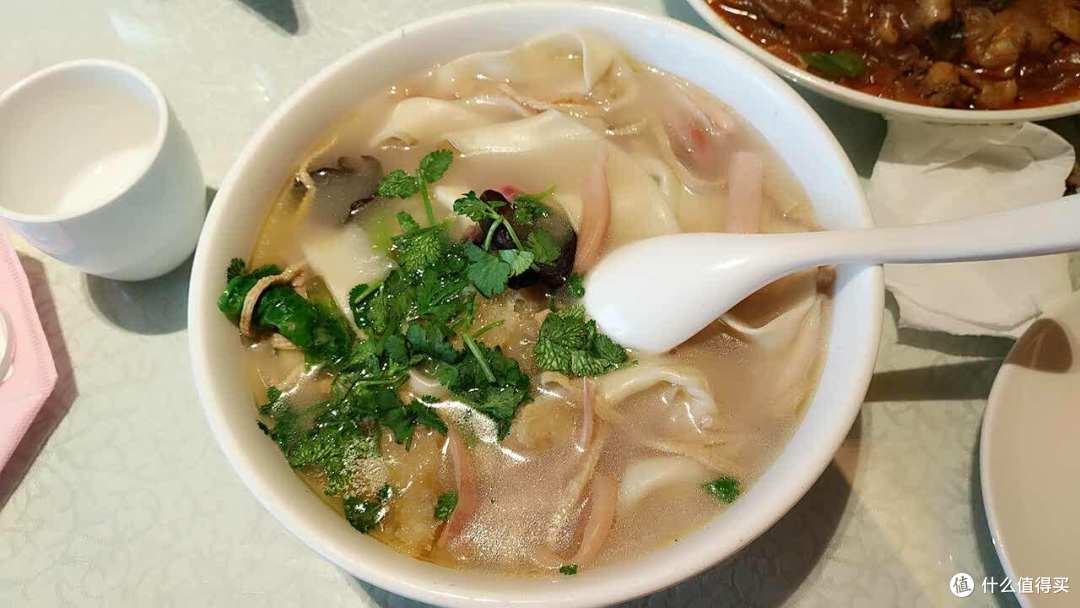 藏不住了！郑州 7 碗出名好吃的面，本地人连吃一周不重样