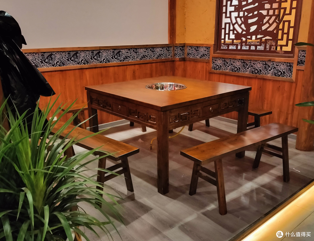 重庆餐饮家具工厂推荐:火锅店与酒店家具定制如何选择