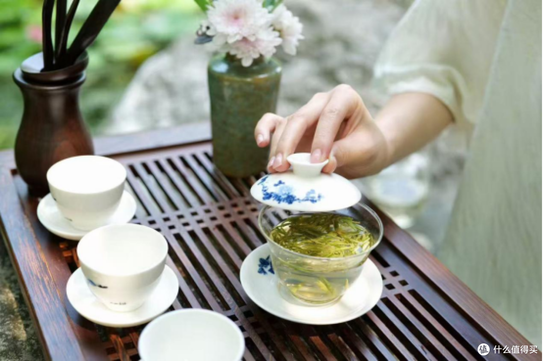 竹叶青小绿罐，承包露营雅致时刻