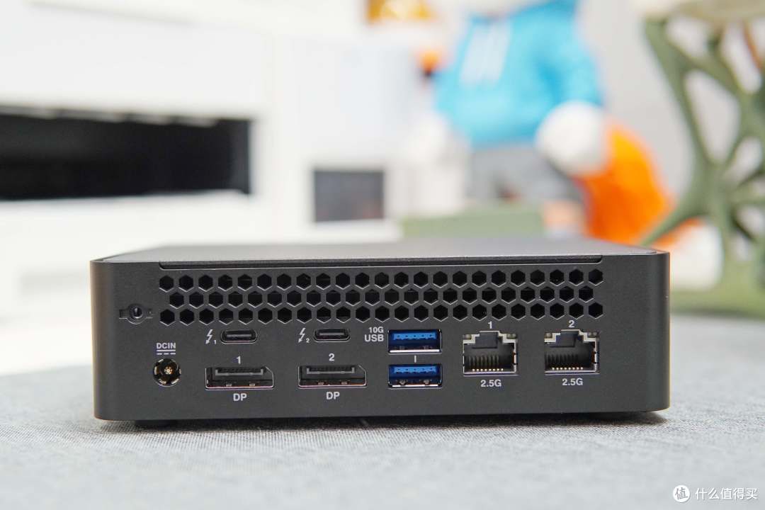 华硕NUC 16 Pro：搭载英特尔第三代酷睿Ultra，全场景无缝适配