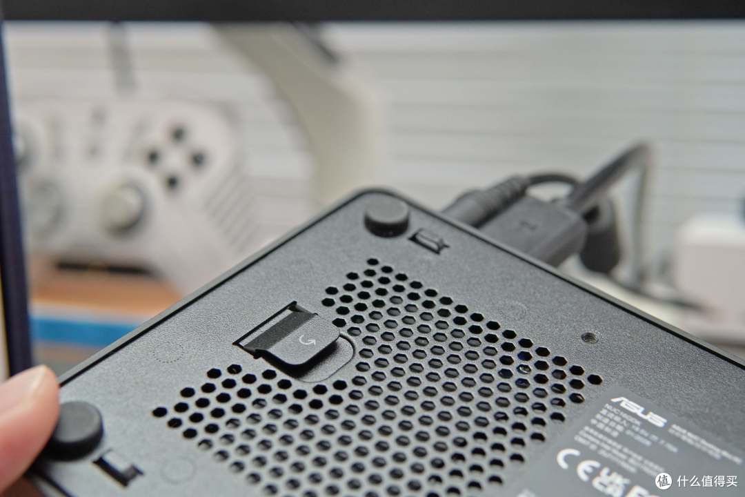华硕NUC 16 Pro：搭载英特尔第三代酷睿Ultra，全场景无缝适配
