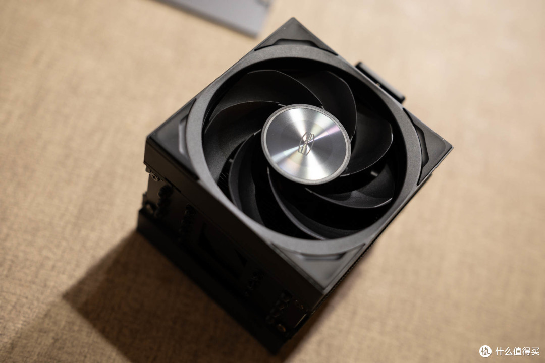 7热管单塔旗舰,内敛光效更高级!超频三 RZ700 PRO ARGB 评测