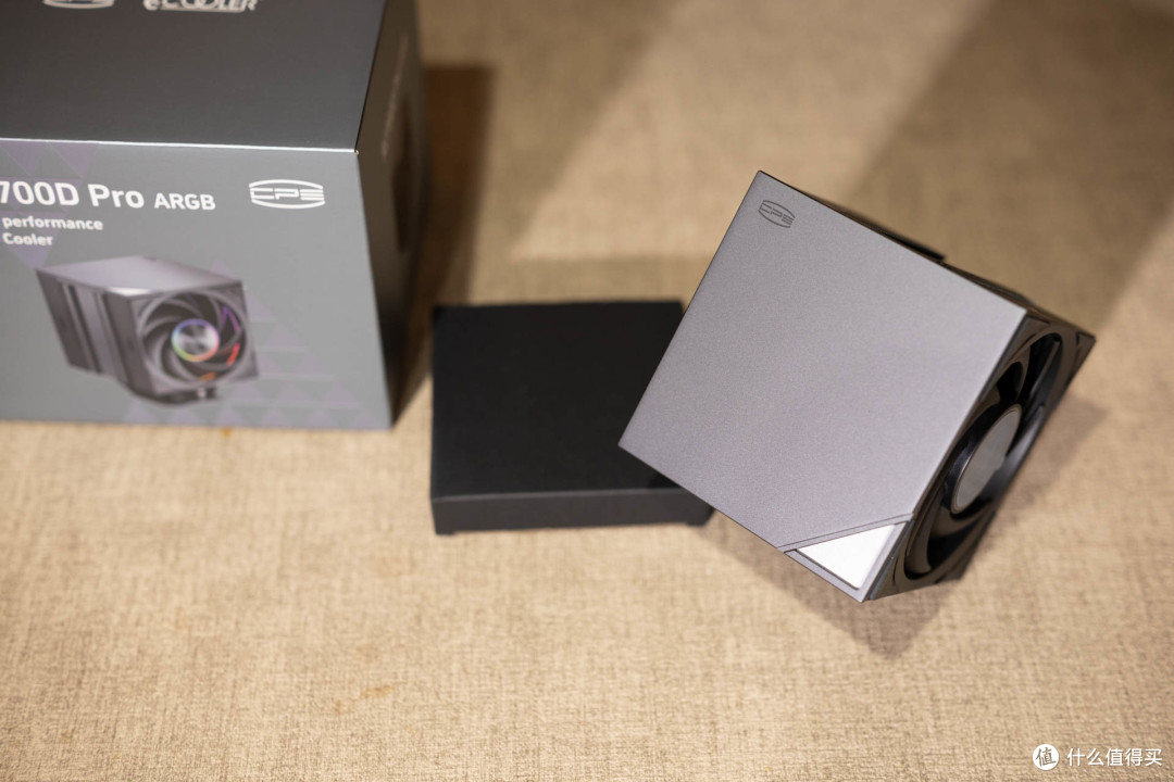 7热管单塔旗舰,内敛光效更高级!超频三 RZ700 PRO ARGB 评测