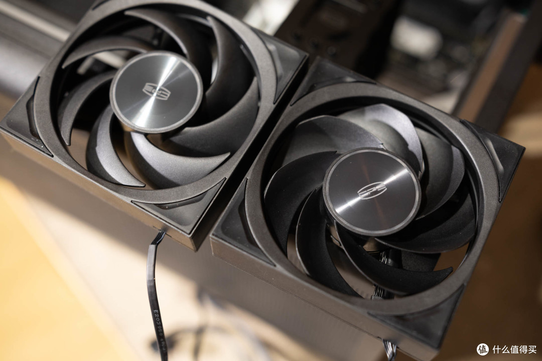 7热管单塔旗舰,内敛光效更高级!超频三 RZ700 PRO ARGB 评测
